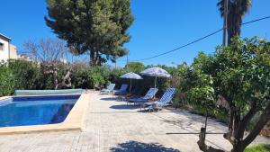 The swimming pool at or close to Casa Alestelou