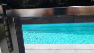 Bazén v ubytovaní maison de plain pied a 1 km de la mer , avec piscine securisée alebo v jeho blízkosti