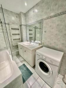 Luxurious 2 bedrooms on Promenades des Anglais