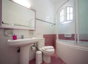 A bathroom at Avlaki Beach House,stylish villa in Kassiopi