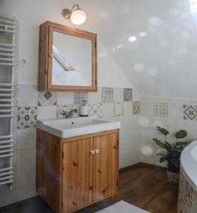 A bathroom at Terrace Apartments III