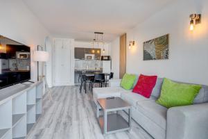 Kuchyňa alebo kuchynka v ubytovaní Bright and modern apt in Costa Adeje