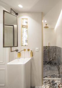 A bathroom at Bella Venezia