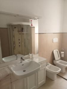 Ванна кімната в Mont'Isoro