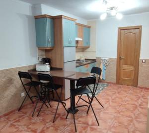 Kuchyň nebo kuchyňský kout v ubytování Piso San Miguel