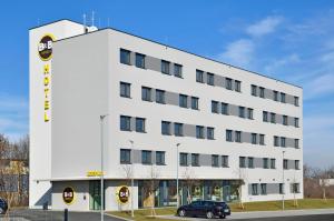 Budynek, w którym mieści się hotel