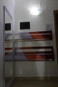 Letto o letti a castello in una camera di Sonche Hostel