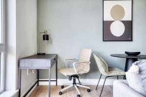 Φωτογραφία από το άλμπουμ του Mountain View studio w pool gym nr tech HQs SFO-1206 σε Σανιβέιλ