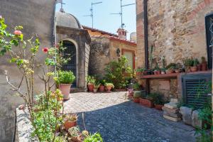 Kép Villa Chianti, your Secret 4 Bedrooms Retreat with View over the Vineyards in Marcialla szállásáról Marciallában a galériában