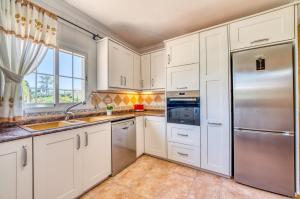 Kuchyň nebo kuchyňský kout v ubytování Ideal Property Mallorca - Can Caragol Inca