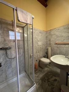 A bathroom at Hotel Villa Maya