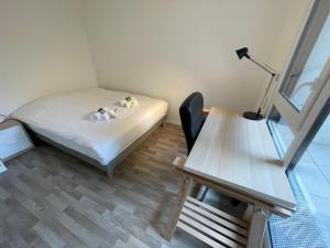 Fotografia z galérie ubytovania Gredi, Appt avec parking et terrasse à Caen v destinácii Caen