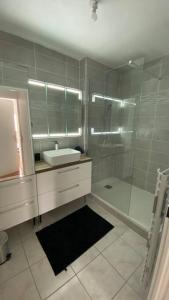 Ένα μπάνιο στο Porte de Saint Émilion +12 φωτογραφίες