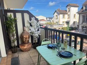 Fotografia z galérie ubytovania Appartement hyper centre de Cabourg avec balcon v destinácii Cabourg