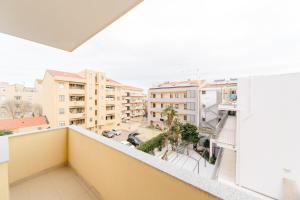 Apartamento con balcón con vistas a los edificios en CASA ELENA, en Alghero