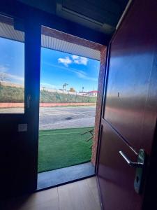 Nespecifikovaný výhled na hory nebo výhled na hory při pohledu z hotelu