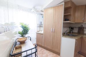 Kuchyňa alebo kuchynka v ubytovaní Brisa Marina - Apartamento a 3 minutos andando de la playa