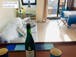 Zdjęcie z galerii obiektu ESCAPADE MARINE Mini Duplex avec magnifique vue sur mer w mieście Deauville +12 zdjęć