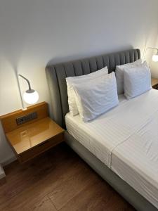 Letto o letti in una camera di Rustemi