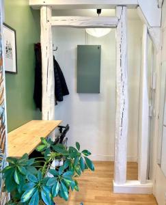 Zdjęcie z galerii obiektu Chez Valentine au coeur des Buttes Chaumont et Belleville w Paryżu
