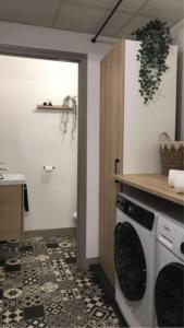 Fotografia z galérie ubytovania Charmant appartement avec terrasse et parking - Centre ville v destinácii Chartres