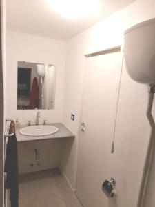 Uma casa de banho em Villa with private pool and garden