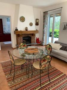 Gallery image of Casa Vacanze AL CAPRIANO appartamento Mora in Cantello