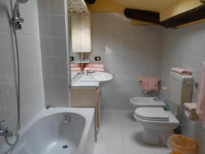 A bathroom at Hotel Il Nibbio