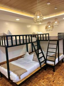Postel nebo postele na pokoji v ubytování HOTEL Pinc