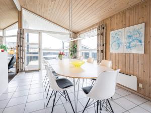 Fotografie z fotogalerie ubytování Holiday home Henne CVII v destinaci Henne Strand