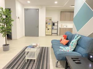 Kuchyň nebo kuchyňský kout v ubytování New Cozy 3 Bedrooms Condo with Netflix Projector @ Cyberjaya near KLIA PICC