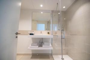 Kúpeľňa v ubytovaní Flat Deluxe&Pool sea view Higueron West