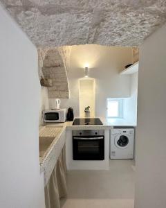 A kitchen or kitchenette at Casa Martina Ostuni