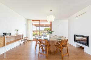 Afbeelding uit fotogalerij van Alentejo Pine Trees Villa in Giz