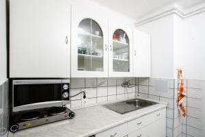 Foto sihtkohas Fonyód asuva majutusasutuse Süllő utcai apartman Fonyód VÍZPARTI és PANORÁMÁS! ON THE WATERFRONT and with Balaton panorama! galeriist