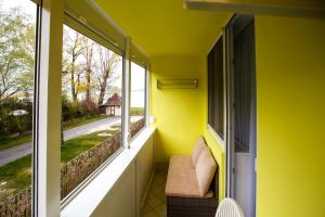 Aed väljaspool majutusasutust Süllő utcai apartman Fonyód VÍZPARTI és PANORÁMÁS! ON THE WATERFRONT and with Balaton panorama!