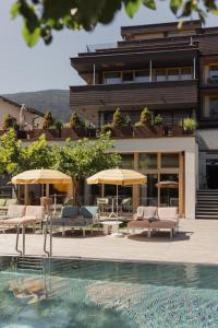 Bazén v ubytování Mari Pop Hotel nebo v jeho okolí