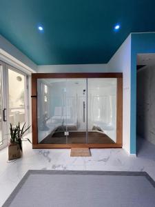A bathroom at Gli Scogli Luxury Residence Hotel Még 37 kép