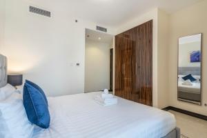 Gallery image of Goldcrest Views - 2BR Apartment - Allsopp&Allsopp in Dubai