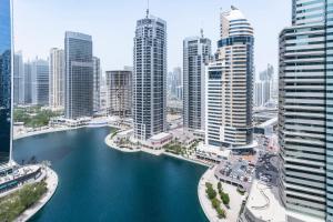 Gallery image of Goldcrest Views - 2BR Apartment - Allsopp&Allsopp in Dubai
