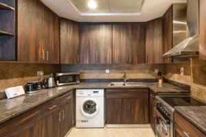 Gallery image of Goldcrest Views - 2BR Apartment - Allsopp&Allsopp in Dubai