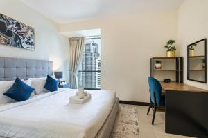 Gallery image of Goldcrest Views - 2BR Apartment - Allsopp&Allsopp in Dubai