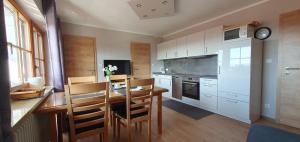 Kuchyň nebo kuchyňský kout v ubytování Ferienhaus Wiedmann