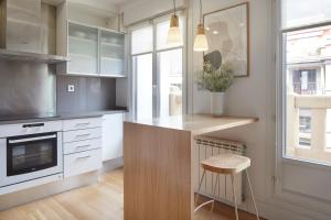 A kitchen or kitchenette at Mirakruz Terrace by FeelFree Rentals
