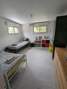 Fotografia z galérie ubytovania Anne et Stan - Chambres avec petit dejeuner - proche centre ville et circuit v destinácii Le Mans