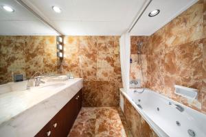 Bagno di Regal Riverside Hotel