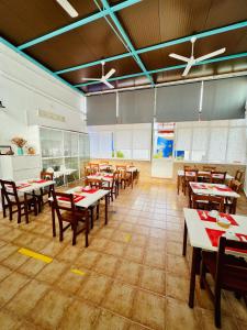 Restaurace v ubytování Hostal El Faro