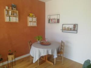 Zdjęcie z galerii obiektu Appartement 50m2 w mieście Angers +1 zdjęcie
