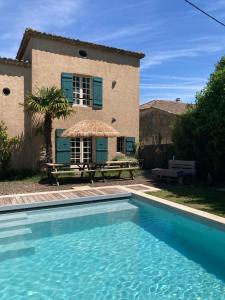Zdjęcie z galerii obiektu Les gîtes du Maine Moutard w mieście Arces-sur-Gironde