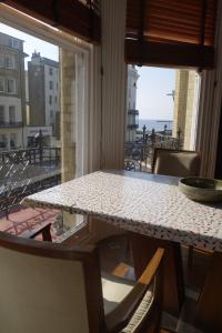 Gallery image of Spacious Hove sea view apartment in Brighton & Hove